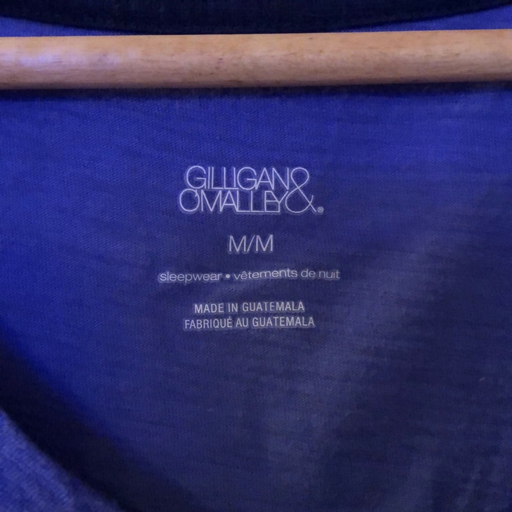 Vneck - Picture 2 of 2